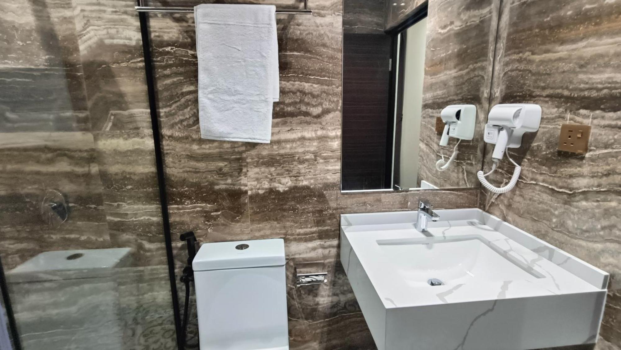 The Corum View Hotel Bayan Lepas Exteriör bild